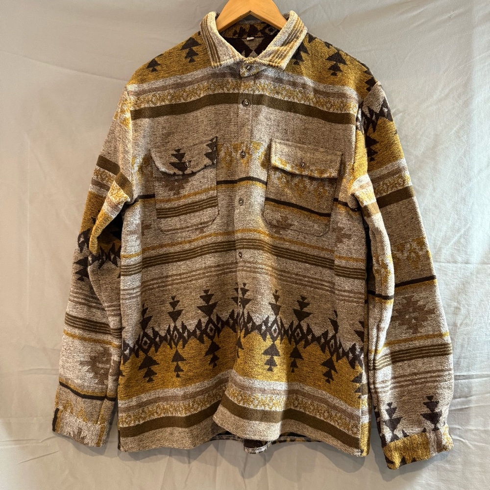 Men’s Aztec Style Shirt Jacket Long Sleeve Size L Western Style Pattern Shacket